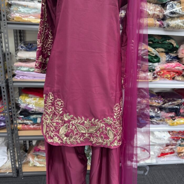 Mauve Crepe Silk Farshi Pant Suit Mauve Crepe Silk Farshi Pant with Embroidered dupatta Elegant Pakistani style wear | Punjabi Threads - Image 3