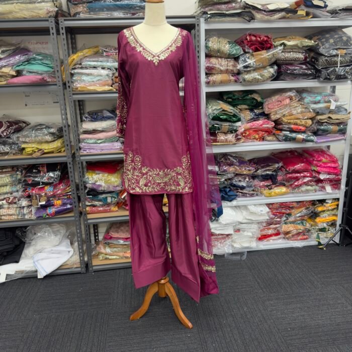 Mauve Crepe Silk Farshi Pant Suit Mauve Crepe Silk Farshi Pant with Embroidered dupatta Elegant Pakistani style wear | Punjabi Threads - Image 5